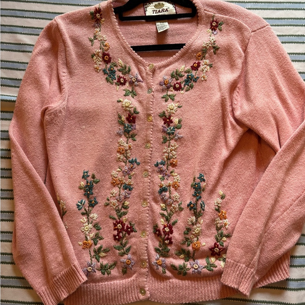 Vintage Tiara Petites 90's Pink Embroidered Floral Cardigan